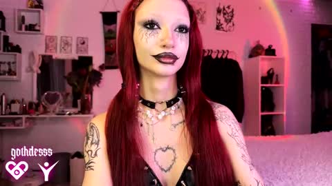 Snapshot of gothdesss chatting on 10.27.25 online show from 10.27.25