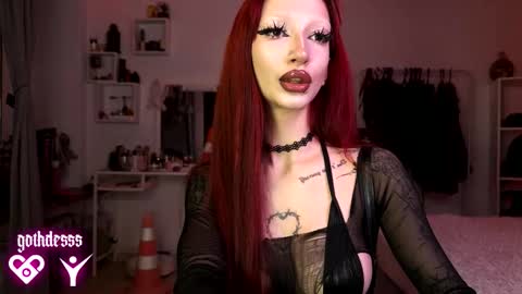 Snapshot of gothdesss chatting on 11.24.25 online show from 11.24.25