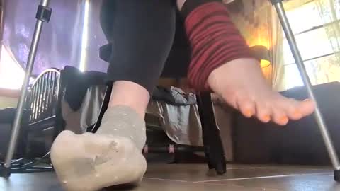 Snapshot of gothicfeetfantasies chatting on 03.19.26 Mistress Mommy Godess online show from 03.19.26