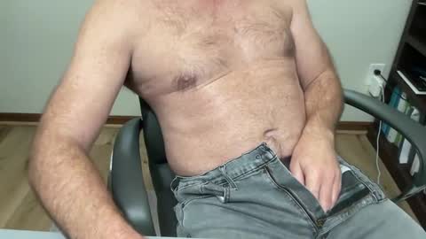 Snapshot of gqimage chatting on 02.20.25 GQImage online show from 02.20.25