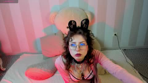 Snapshot of grace_blush chatting on 11.22.25 Grace online show from 11.22.25