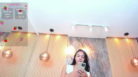 Snapshot of grace_daviss chatting on 11.07.25 GRACE online show from 11.07.25