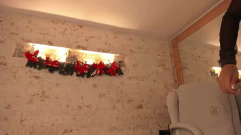 Snapshot of grace_daviss chatting on 12.23.25 GRACE online show from 12.23.25