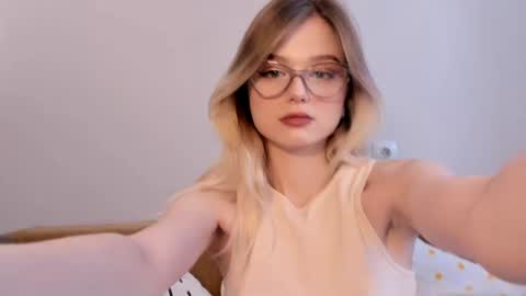 Snapshot of grace_smitt chatting on 02.21.25 Grace Smit online show from 02.21.25