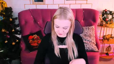 Grace Glamour online show from 12.18.25