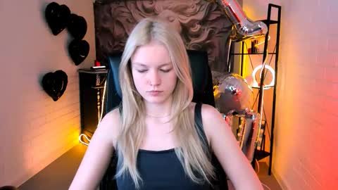 Grace Glamour online show from 02.17.26