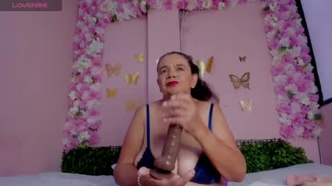 Snapshot of grandmother_milf chatting on 04.20.26 Mi Name is violeta online show from 04.20.26