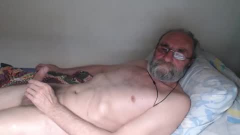 Snapshot of grandpa_mark chatting on 10.11.25 Mark online show from 10.11.25