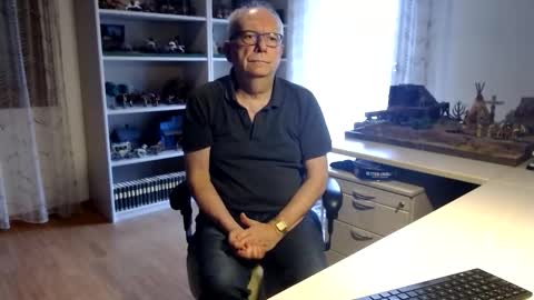 Snapshot of grandpach chatting on 02.24.25 grandpach online show from 02.24.25