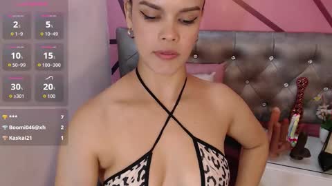 Snapshot of greatass_latina chatting on 10.17.25 greatass_latina online show from 10.17.25