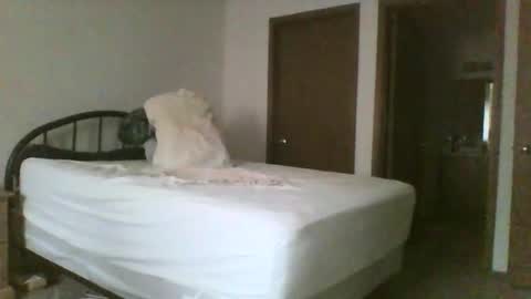 Snapshot of greatgazu chatting on 10.25.25 hotforyou69 online show from 10.25.25