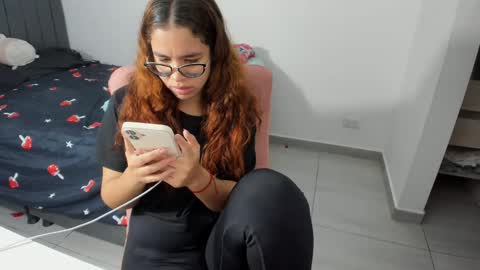 Snapshot of greciaruiz chatting on 10.27.25 GreciaRuiz online show from 10.27.25