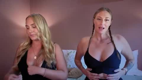 Snapshot of green_eyed_goddess_ chatting on 01.06.26 Green Eyed Goddess online show from 01.06.26