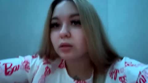 Snapshot of green_eyes_twinkl chatting on 02.04.25 Lina 3 online show from 02.04.25