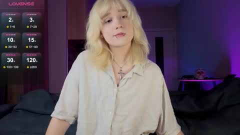 Greg-independent model online show from 10.22.25