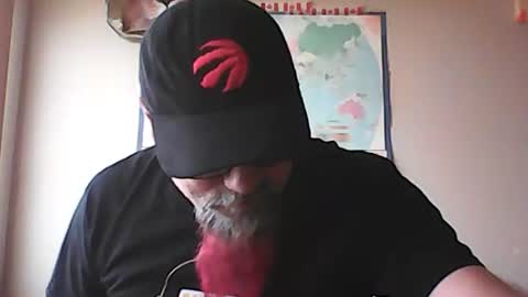 Snapshot of gregrev chatting on 08.04.26 gregrev online show from 08.04.26