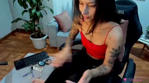 Snapshot of greta_miss chatting on 02.04.25  Emmy  online show from 02.04.25