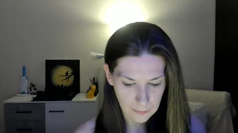 Snapshot of gretamiln chatting on 10.05.25 Greta online show from 10.05.25