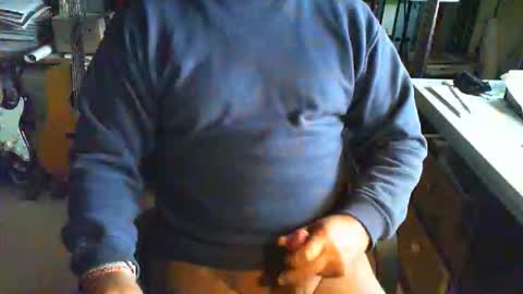 Snapshot of greyhounddog chatting on 09.24.25 greyhounddog online show from 09.24.25