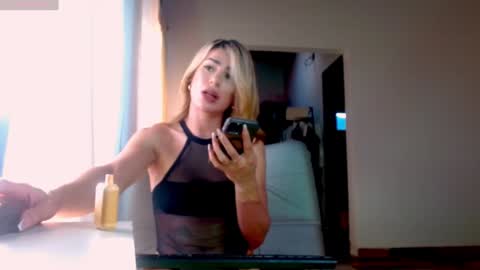 Snapshot of greyslopez chatting on 01.13.25 Greyslopez online show from 01.13.25