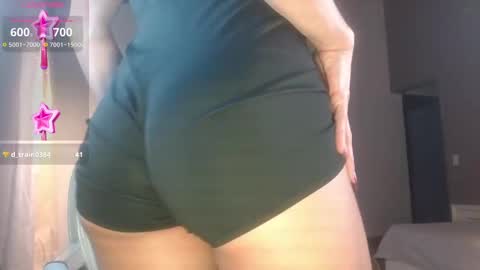 Snapshot of greyslopez chatting on 02.13.25 Greyslopez online show from 02.13.25