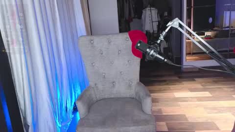 Snapshot of greyslopez chatting on 11.01.25 Greyslopez online show from 11.01.25