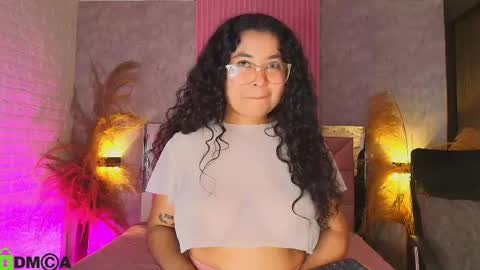 Snapshot of griselle_rousse chatting on 06.01.26 online show from 06.01.26