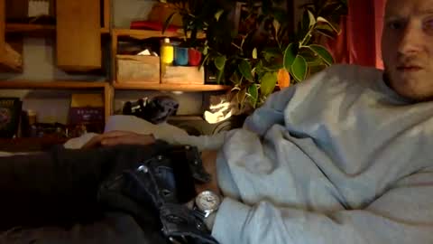 Snapshot of gruendamien chatting on 01.10.25 gruendamien online show from 01.10.25