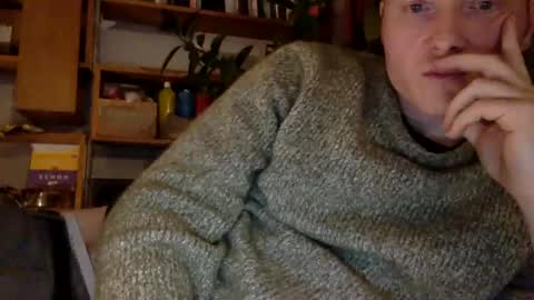 Snapshot of gruendamien chatting on 01.26.25 gruendamien online show from 01.26.25