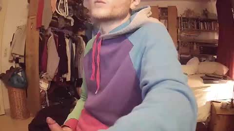 Snapshot of gruendamien chatting on 12.19.25 gruendamien online show from 12.19.25