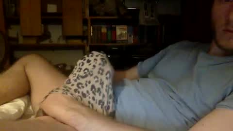 Snapshot of gruendamien chatting on 02.14.26 gruendamien online show from 02.14.26