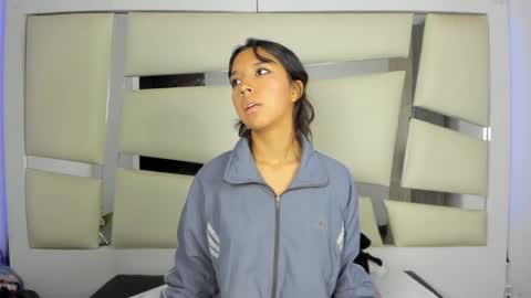 Snapshot of grupojade chatting on 02.20.25 grupojade online show from 02.20.25