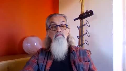 Snapshot of grybear60 chatting on 11.04.25 Grybear online show from 11.04.25