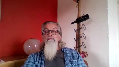 Snapshot of grybear60 chatting on 11.05.25 Grybear online show from 11.05.25