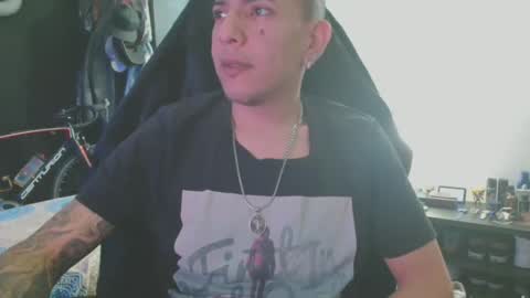 Snapshot of guayaco_ chatting on 02.13.25 Guayaco  online show from 02.13.25