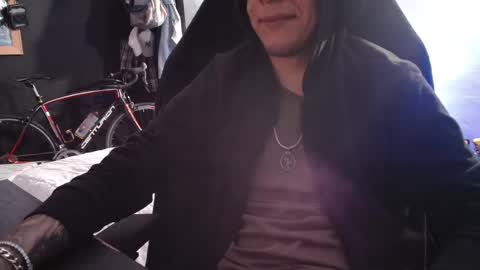 Snapshot of guayaco_ chatting on 03.11.25 Guayaco  online show from 03.11.25