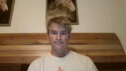 Snapshot of gud_times chatting on 12.22.25 gud_times online show from 12.22.25