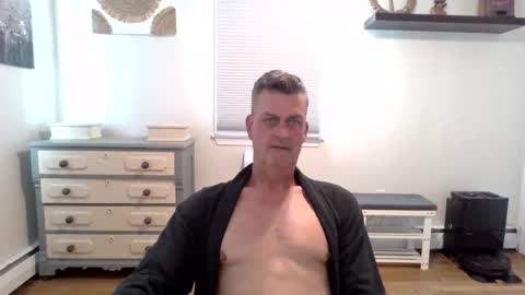 Snapshot of gudguy2025 chatting on 05.17.26 gudguy2025 online show from 05.17.26