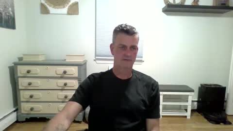 Snapshot of gudguy2025 chatting on 05.18.26 gudguy2025 online show from 05.18.26