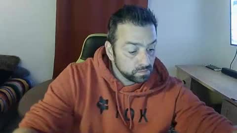 Snapshot of guillaume666286050 chatting on 09.24.25 guillaume666286050 online show from 09.24.25