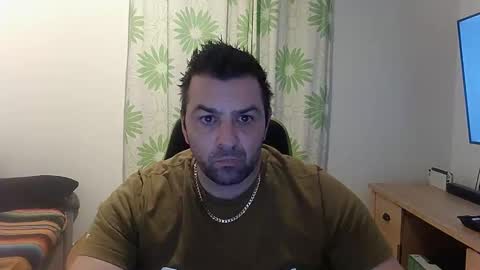 Snapshot of guillaume666286050 chatting on 01.17.26 guillaume666286050 online show from 01.17.26