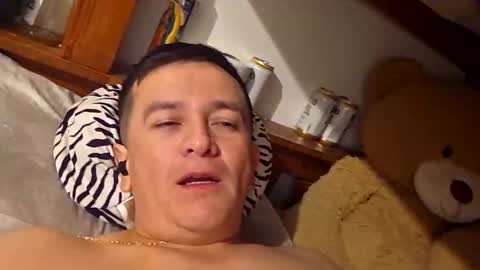 Snapshot of guillopineros chatting on 04.05.26 guillopineros online show from 04.05.26