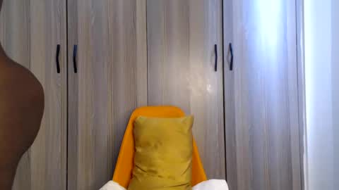 Snapshot of gulpess chatting on 06.17.26 Miss Incredible online show from 06.17.26