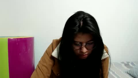 Vane blonde and Hazell black hair online show from 02.13.26