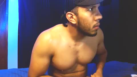 holl latino online show from 11.16.25