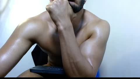holl latino online show from 04.21.26