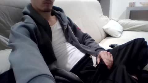 Snapshot of guy2015big chatting on 11.25.25 Flo online show from 11.25.25