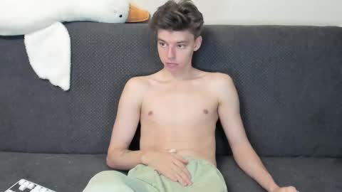 Snapshot of guy_liam1 chatting on 11.28.25 guy_liam1 online show from 11.28.25