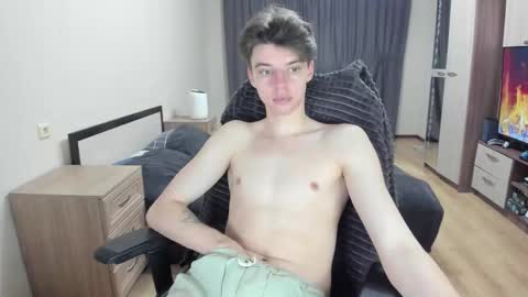 Snapshot of guy_liam1 chatting on 12.21.25 guy_liam1 online show from 12.21.25