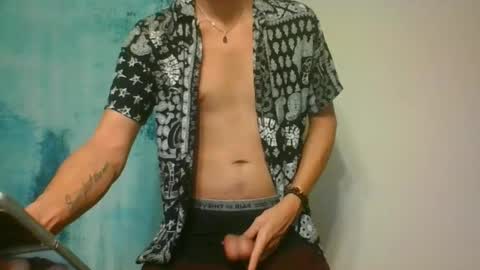 Snapshot of guyguy42016 chatting on 03.05.25 troy online show from 03.05.25